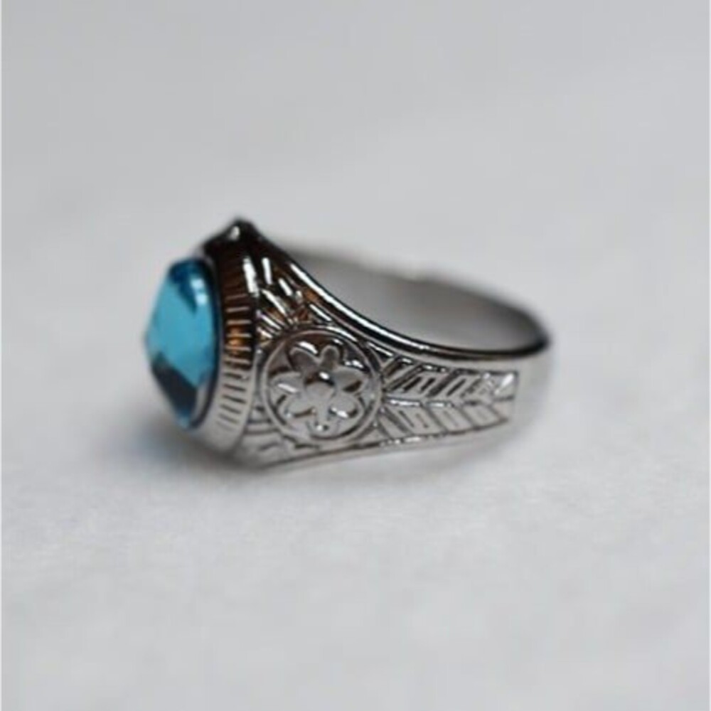 Elegant Engraved Design Band Blue Beveled Glass Stone Size 9 Glam Statement Ring